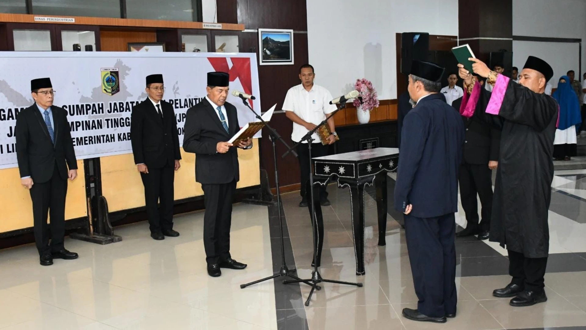 Bupati Lombok Timur Mutasi Dr Mugni dari BKPSDM