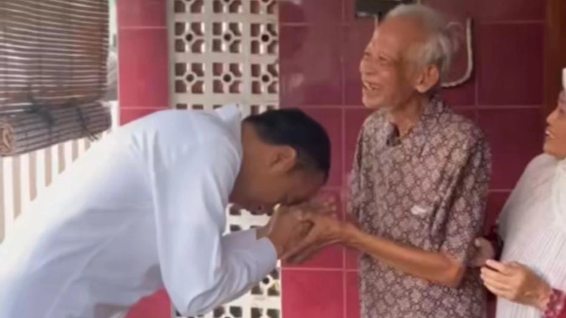 Jokowi Sambangi Dosen Pembimbing UGM