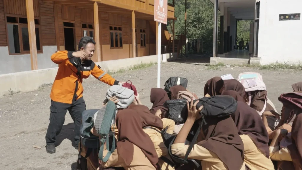 Latihan Simulasi Evakuasi Mandiri Gempa Bumi HKB 2025 Lombok DMC Dompet Dhuafa