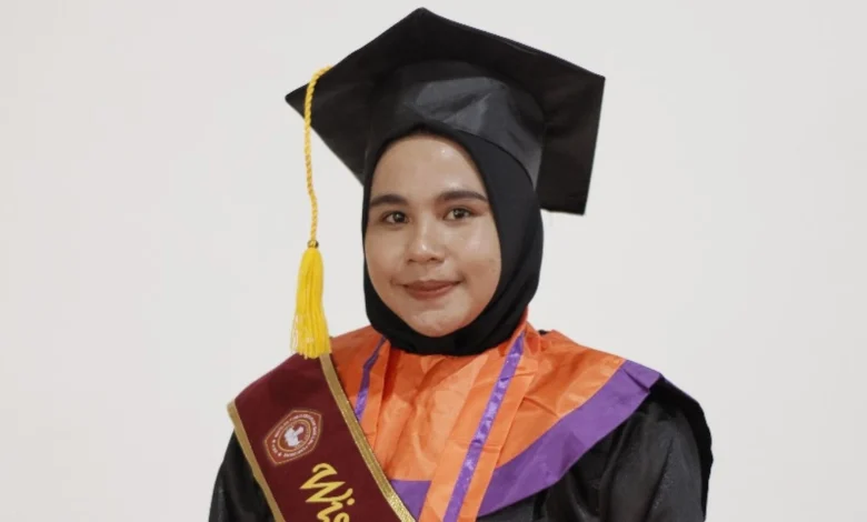 Mahasiswi Program Studi PGSD STKIP Taman Siswa Bima Nur Komalasari