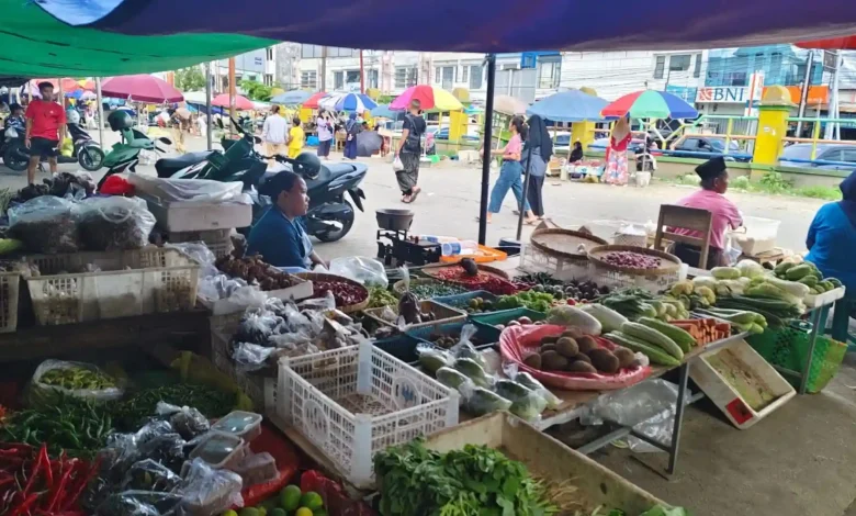 Kondisi Ekonomi NTB Minus Pedagang di Pasar Kebon Roek