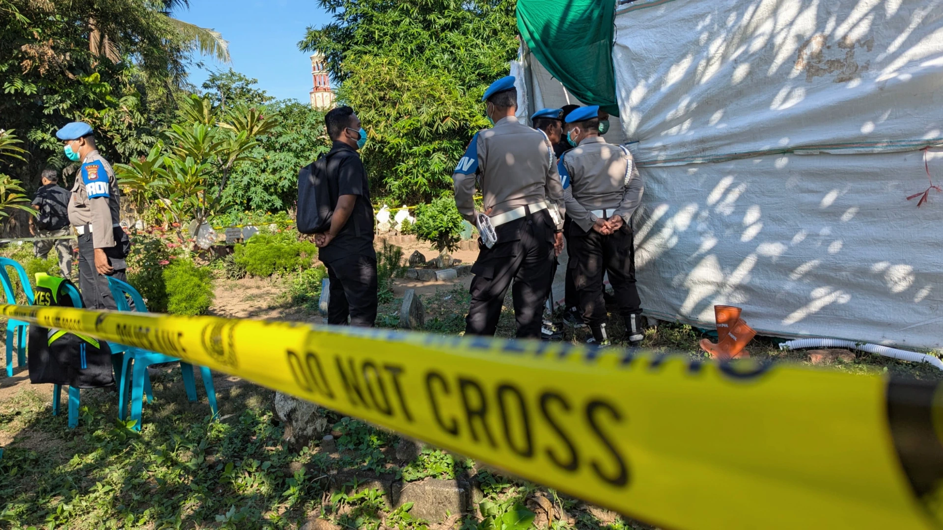 Proses Ekshumasi Pembongkaran Makam Brigadir Nurhadi Anggota Bid Propam Polda NTB