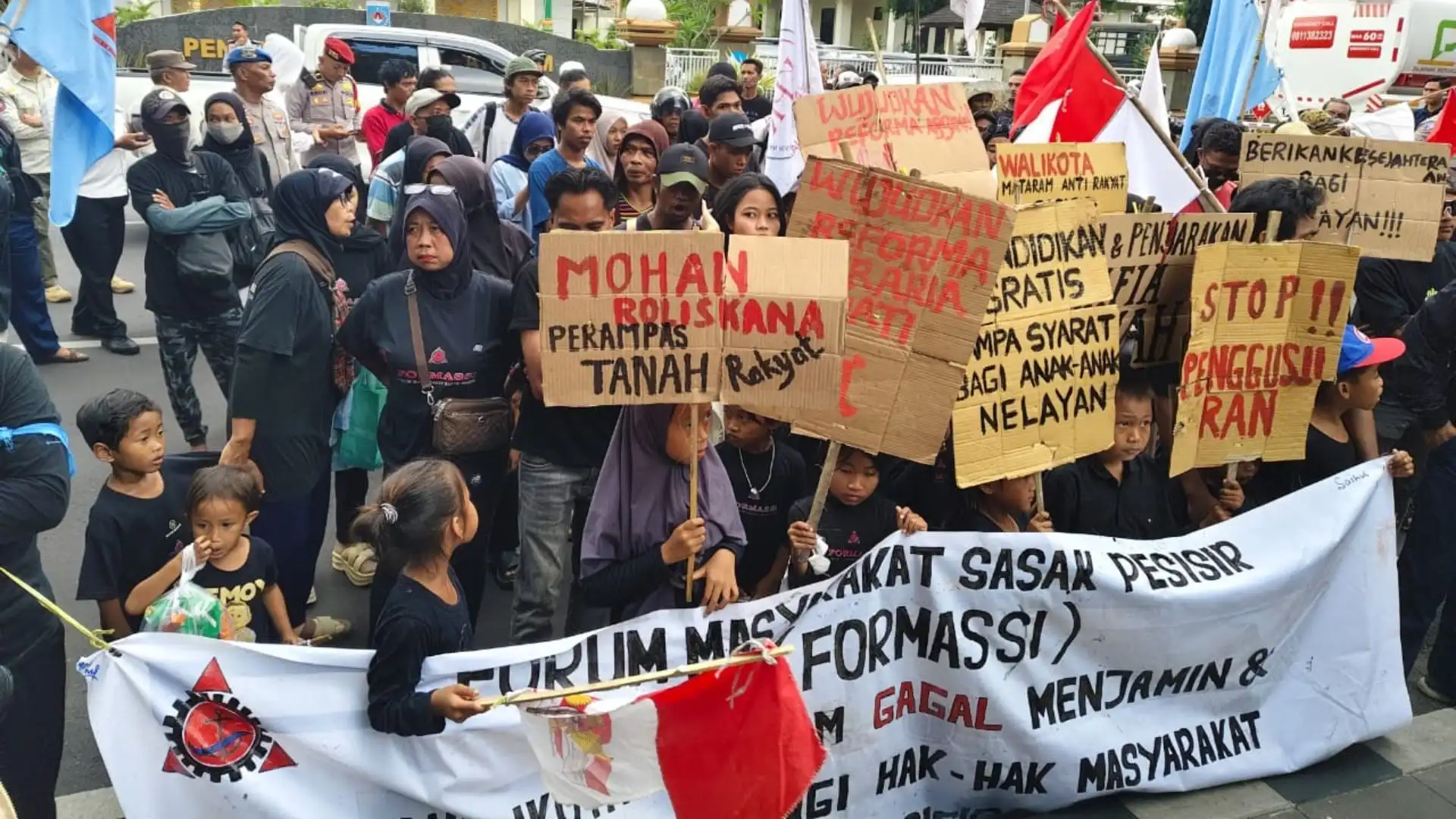 Protes Warga Pondok Prasi Dugaan Perampasan dan Sengketa Lahan