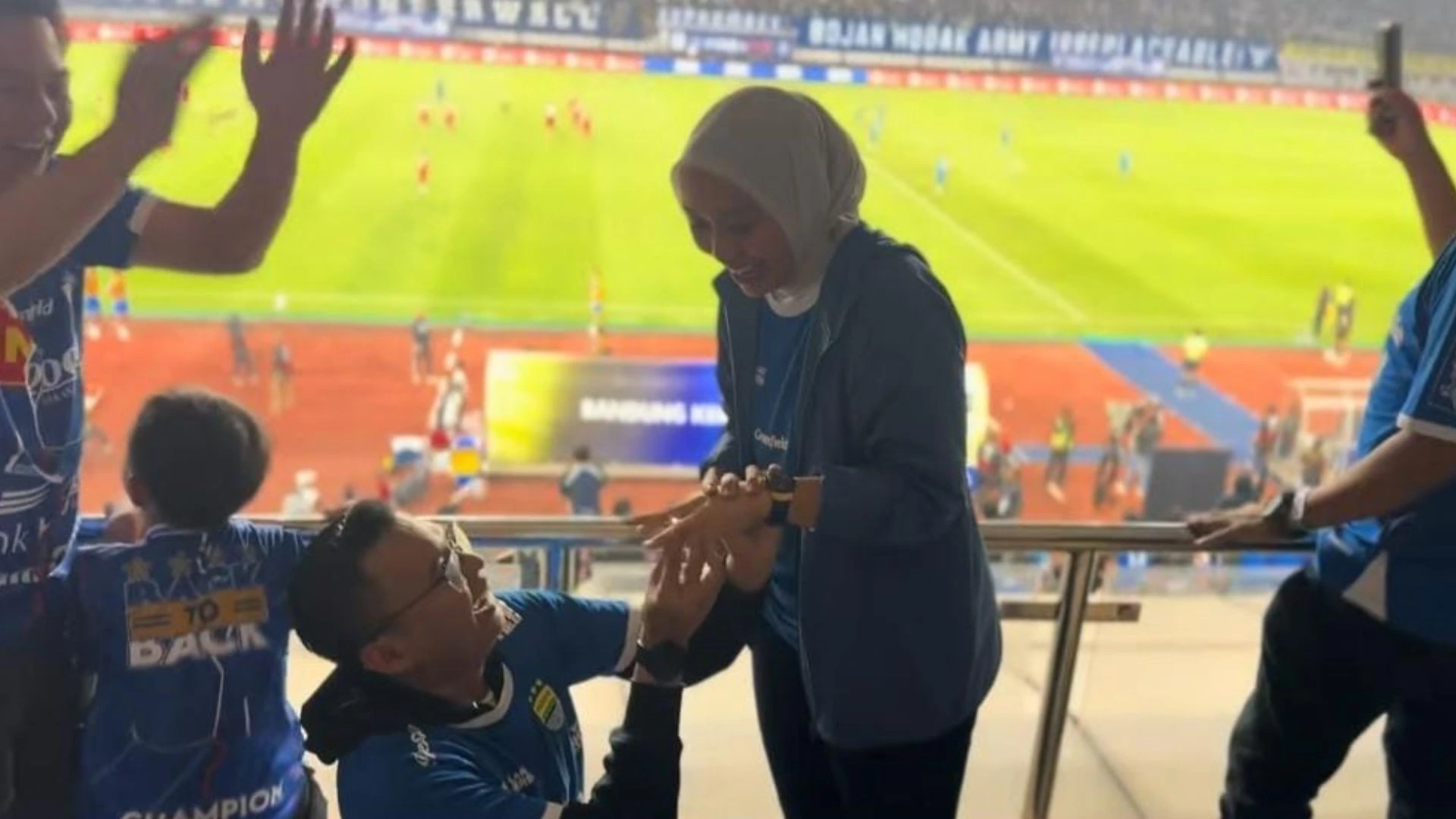 Putra Dedi Mulyadi Lamar Wakil Bupati Garut Usai Laga Persib Bandung Vs Barito Putera