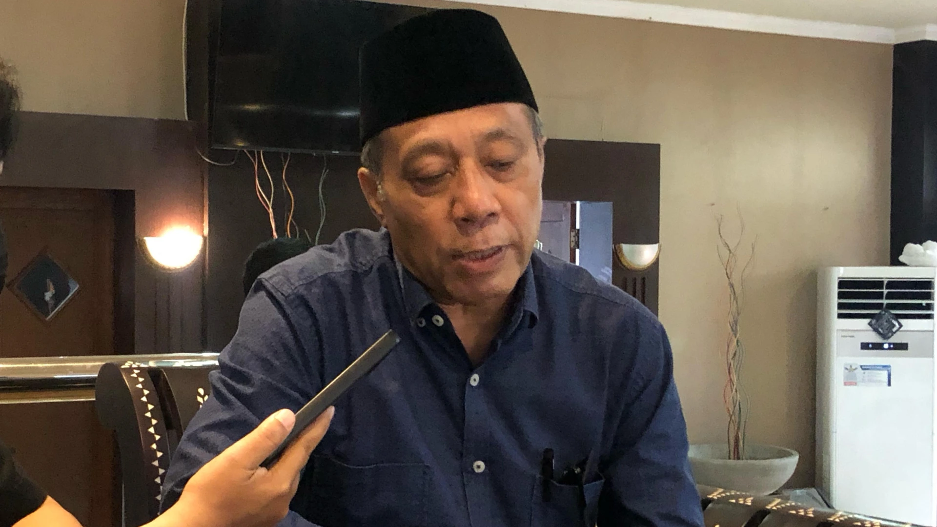 Sekretaris Komisi II DPRD Kota Mataram Muhtar Penurunan Target PAD 2025