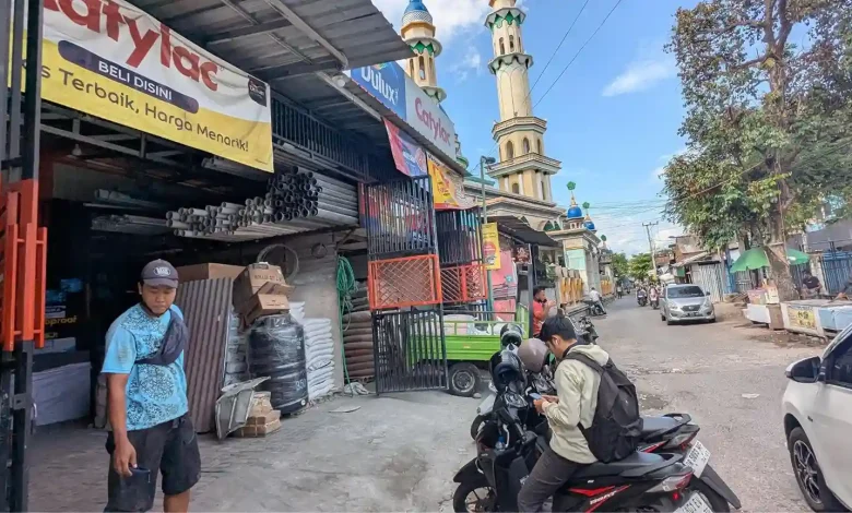 Toko Bangunan di Mataram Sepi Pesanan Proyek Pemerintah di Awal 2025