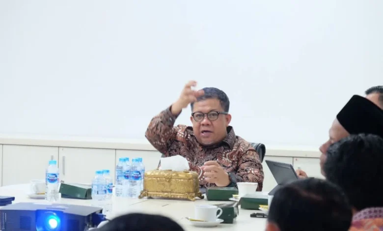 Wakil Menteri PKP Fahri Hamzah Terima Tiga Kepala Daerah