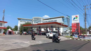 Suasana SPBU Majapahit Kota Mataram Harga BBM di NTB Turun Naik