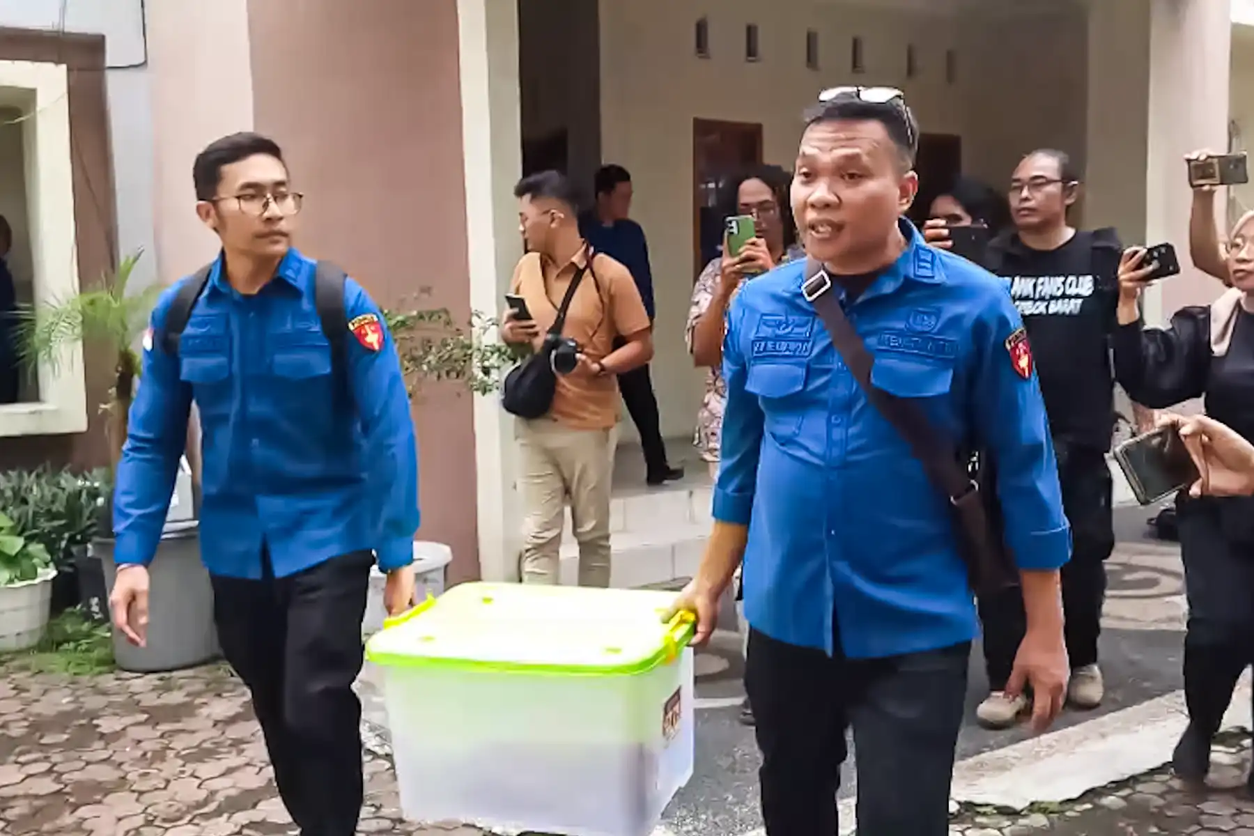 Jaksa Sita Satu Boks Dokumen dari PT GNE