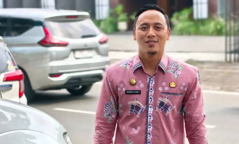 Anugrah Fajar Fahrurazie 100 Hari Iqbal-Dinda