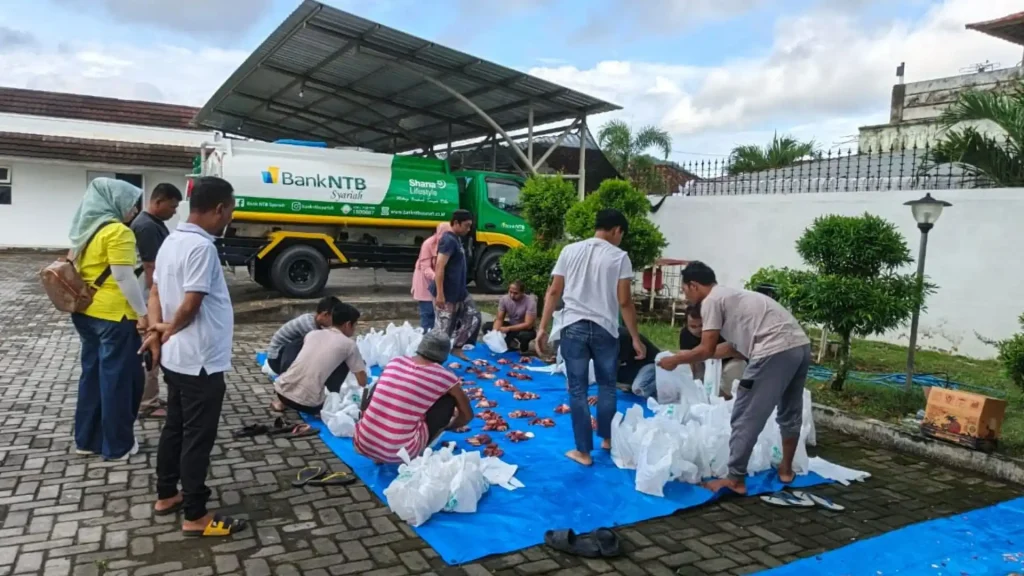 Bank NTB Syariah Salurkan Daging Kurban