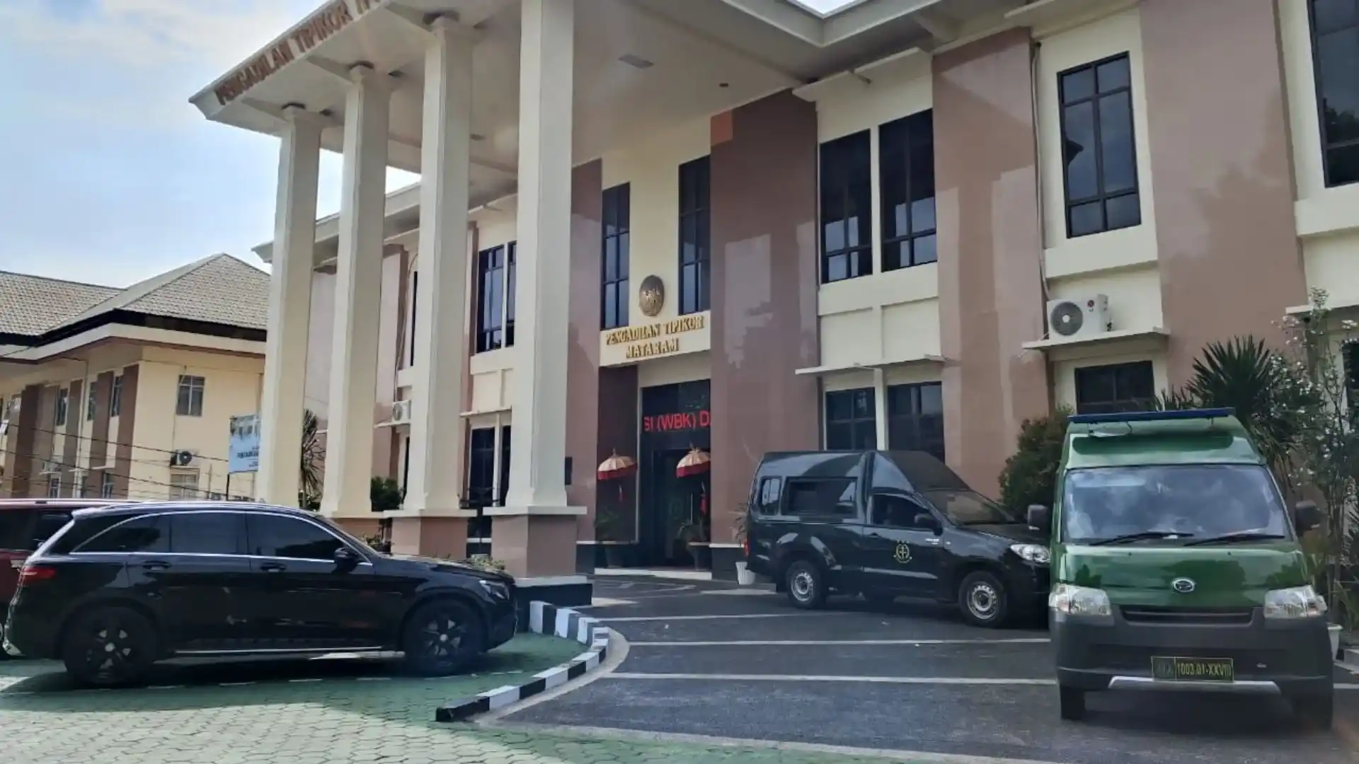 Gedung PN Tipikor Mataram di Jalan Langko Kota Mataram Sidang OTT Kabid SMK