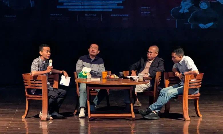 Kegiatan Bedah Buku Dari Sumbawa Menggapai Puncak Eiffel
