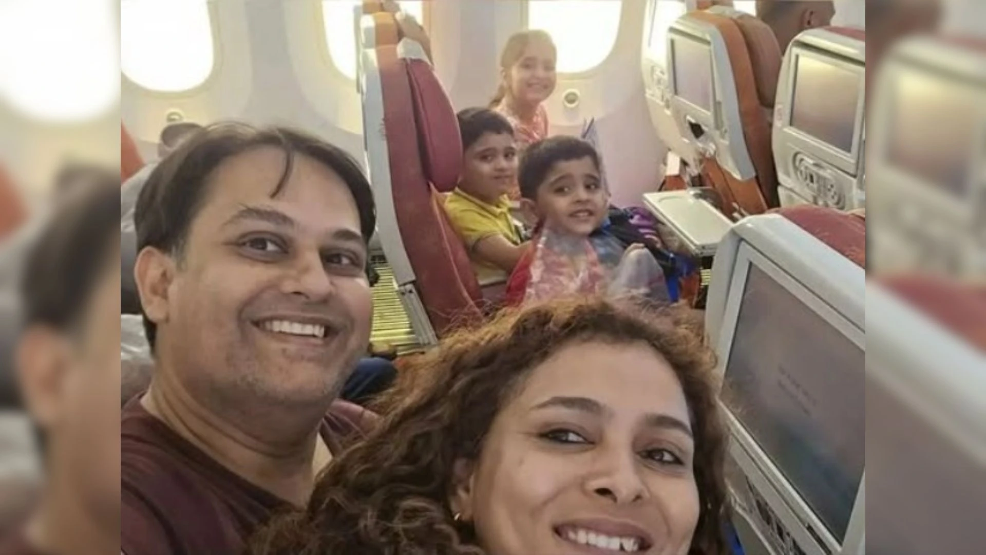 Swafoto terakhir Keluarga Dokter Pratik Joshi Sebelum Tragedi Pesawat Air India