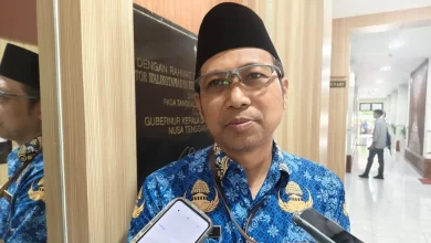 Kepala Dinas Sosial Kota Mataram Lalu Samsul Adnan Pengamen di Lokasi Wisata Ternyata Mahasiswa Iseng