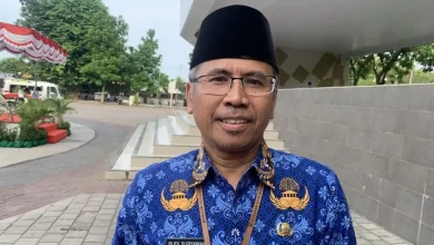Kepala Disnaker Kota Mataram Rudy Suryawan Penerima BSU 2025