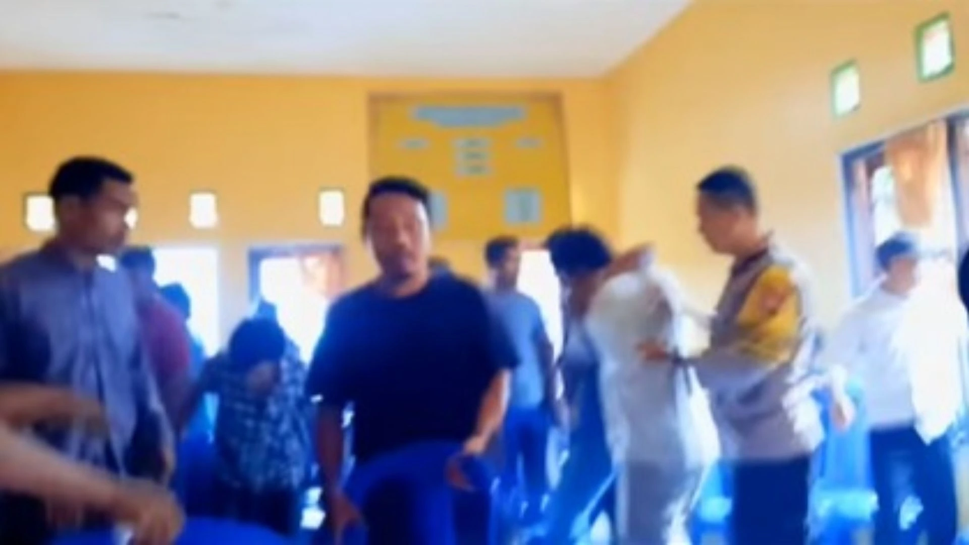 Kericuhan Warnai Pembentukan Koperasi Merah Putih di Bima