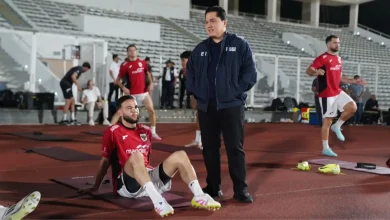 Ketua Umum PSSI Erick Thohir Pantau Latihan Timnas Indonesia Lawan China
