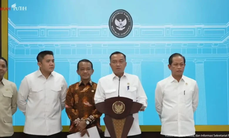 Konferensi pers Pemerintah Cabut Izin Usaha Tambang Raja Ampat_