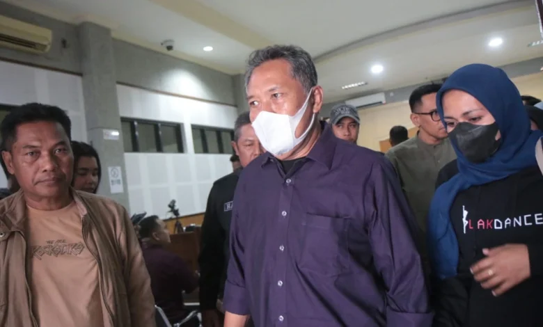 Mantan Bupati Lombok Barat Zaini Arony Bantah Dakwaan JPU