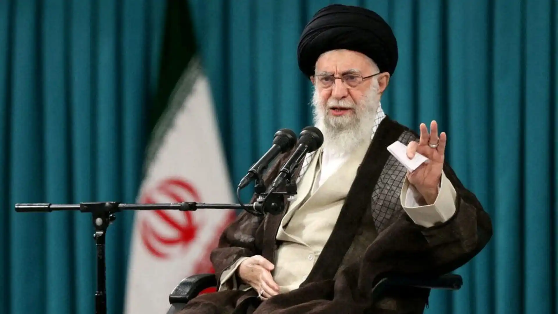 Pemimpin Tertinggi Iran Ayatollah Ali Khamenei Kecam Serangan Israel ke Markas Garda Revolusi
