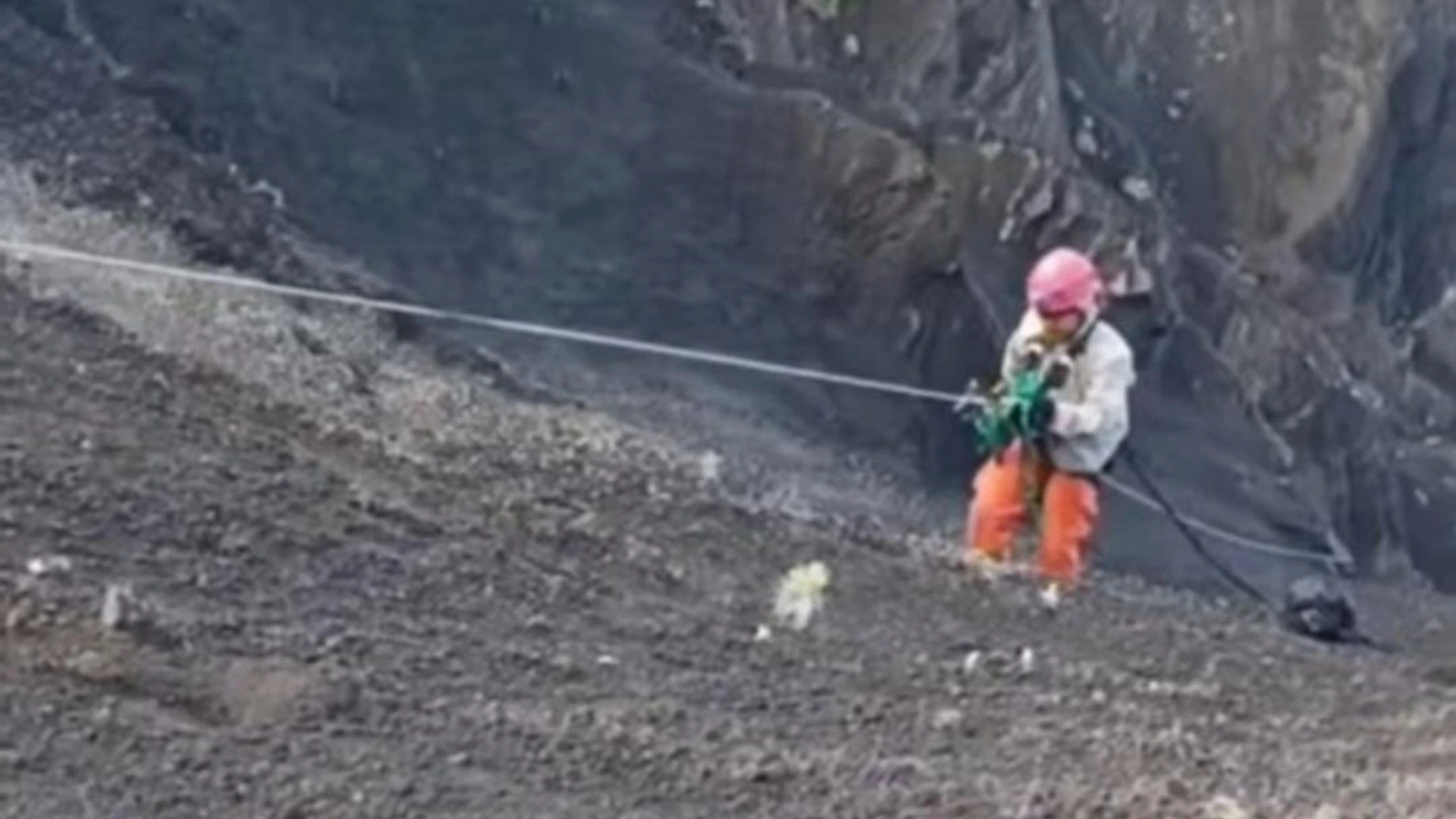 Pencarian pendaki WNA asal Brasil yang jatuh di Rinjani
