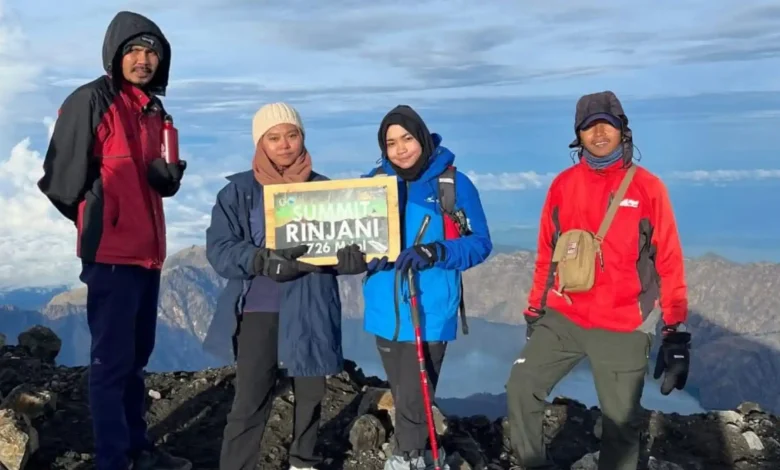 Ratusan Pendaki Terdampak Akibat Jalur Puncak Rinjani Ditutup
