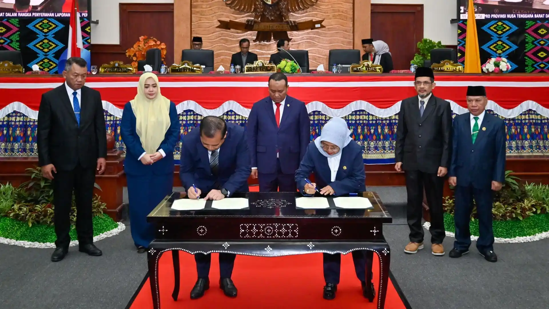 Penyerahan LHP BPK RI kepada Pemprov NTB