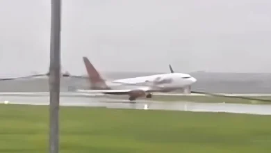 Pesawat Batik Air Mendarat Miring di Bandara Soekarno-Hatta