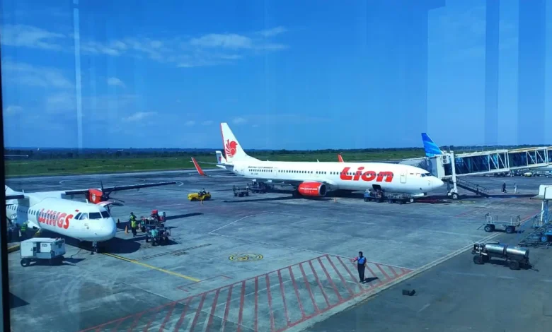 Apron Bandara Lombok Batalkan Sejumlah Penerbangan Akibat Abu Vulkanik Gunung Lewotobi