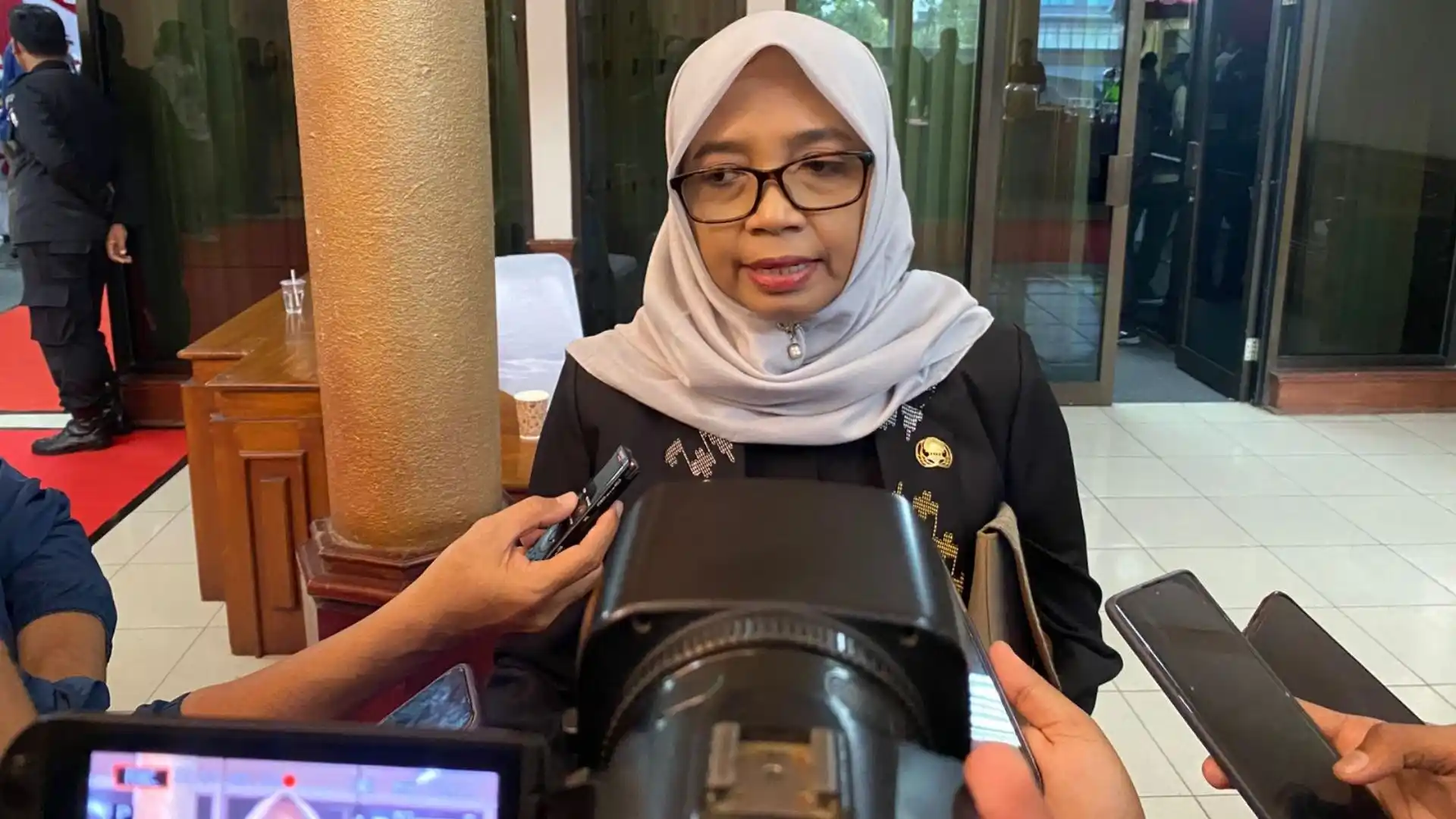 Plt Kepala Dinas Tenaga Kerja dan Transmigrasi Disnakertrans NTB Baiq Nelly Yuniarti Penempatan PMI ke Malaysia Barat