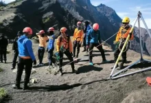 Proses evakuasi pendaki Brasil jatuh di Rinjani