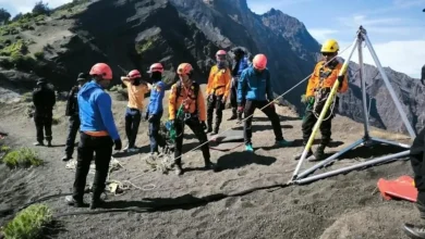 Proses evakuasi pendaki Brasil jatuh di Rinjani