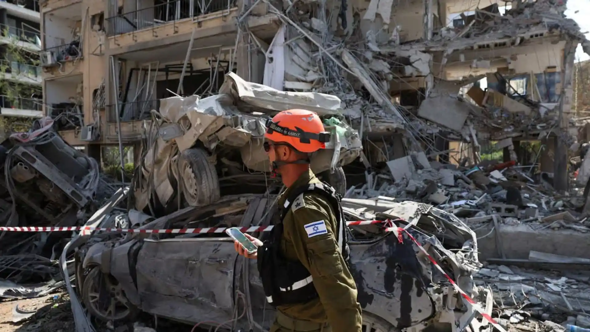 Rudal Iran Hujani Markas Mossad Israel di Tel Aviv