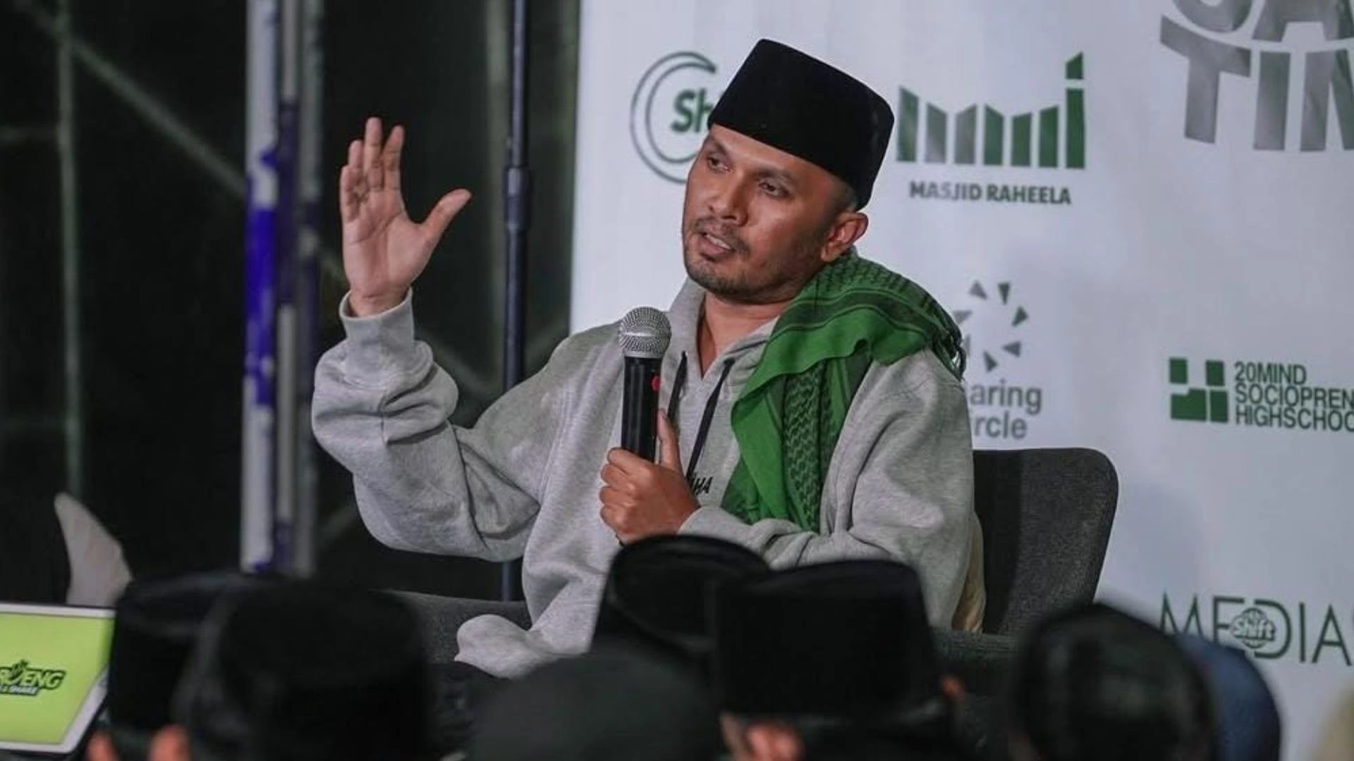 Ustaz Hanan Attaki Gelar Kajian di Lombok