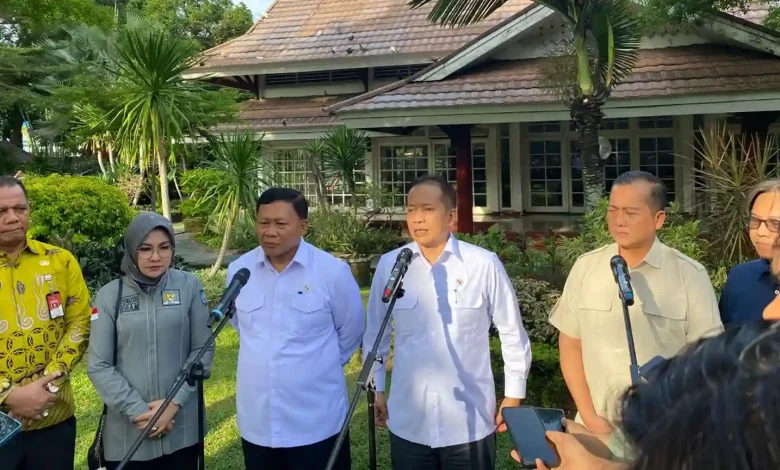 Wakil Menteri Koperasi Ferry Juliantono Pembentukan Koperasi Desa Merah Putih di NTB