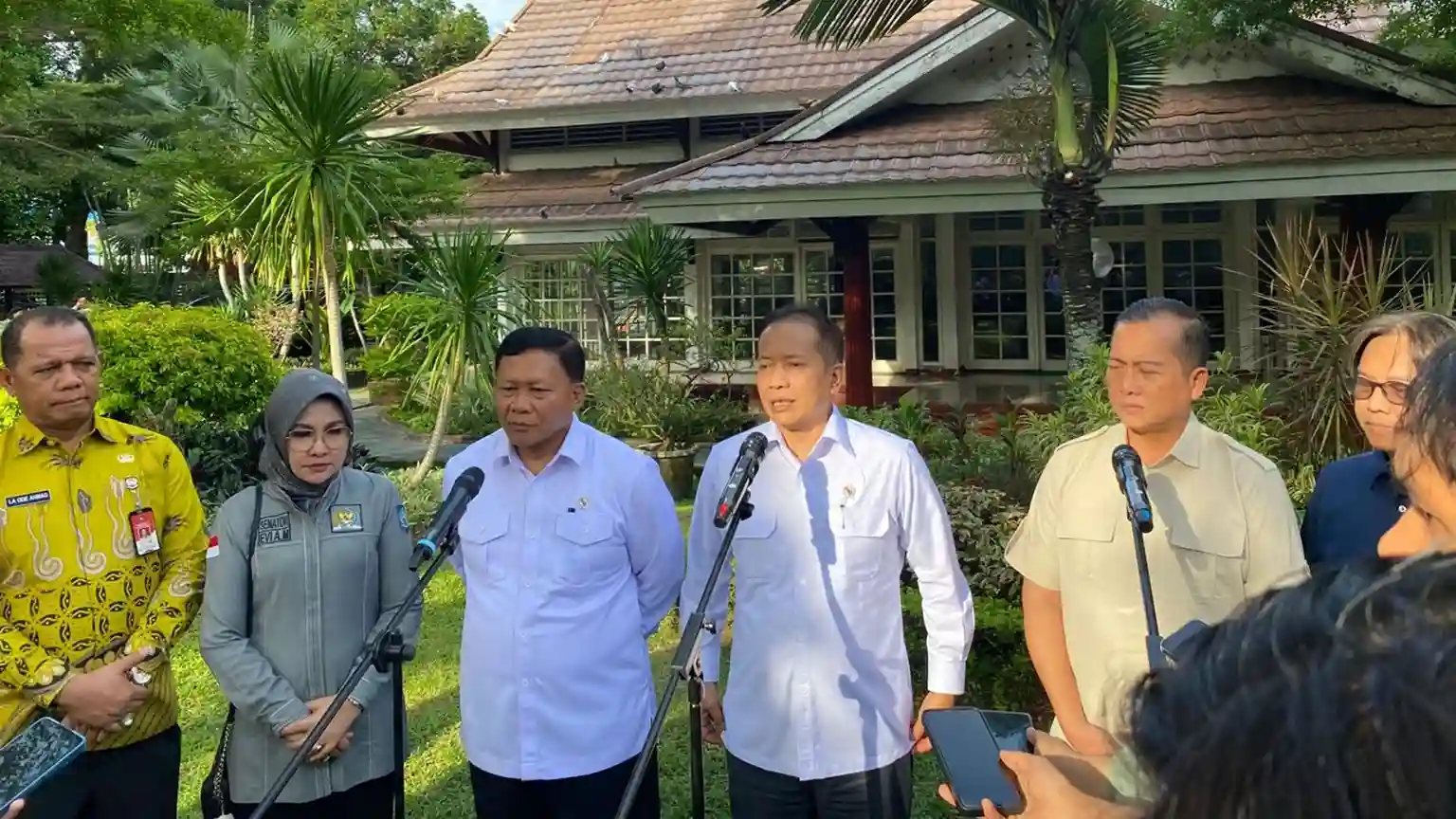Wakil Menteri Koperasi Ferry Juliantono Pembentukan Koperasi Desa Merah Putih di NTB