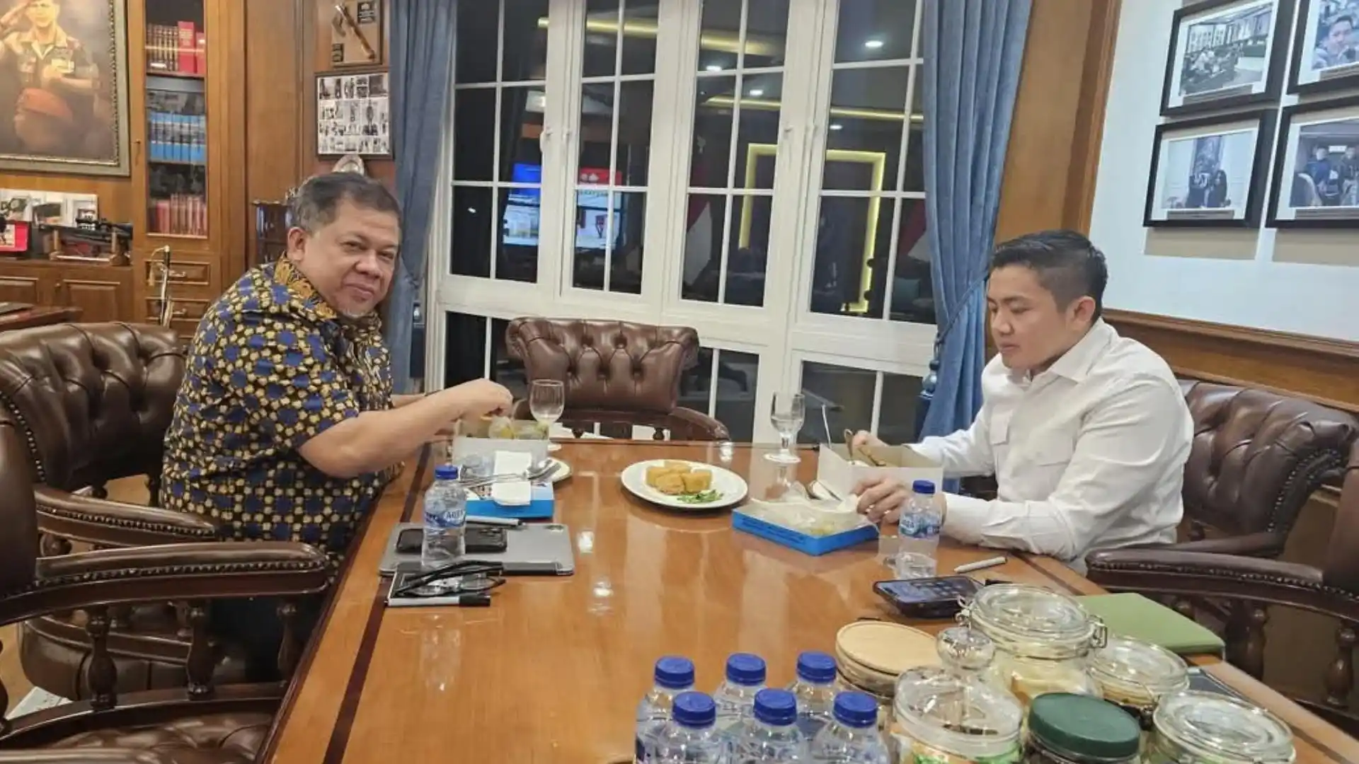 Wamen Fahri Hamzah Bertemu Seskab Teddy
