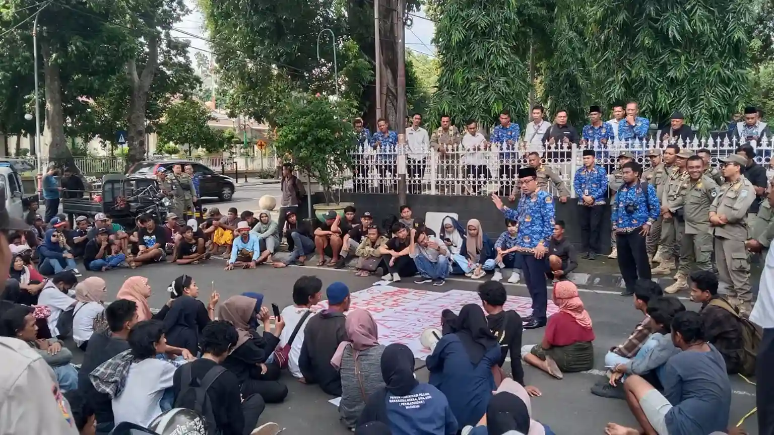 Warga Pondok Prasi Tuntut Ganti Rugi ke Pemkot Mataram