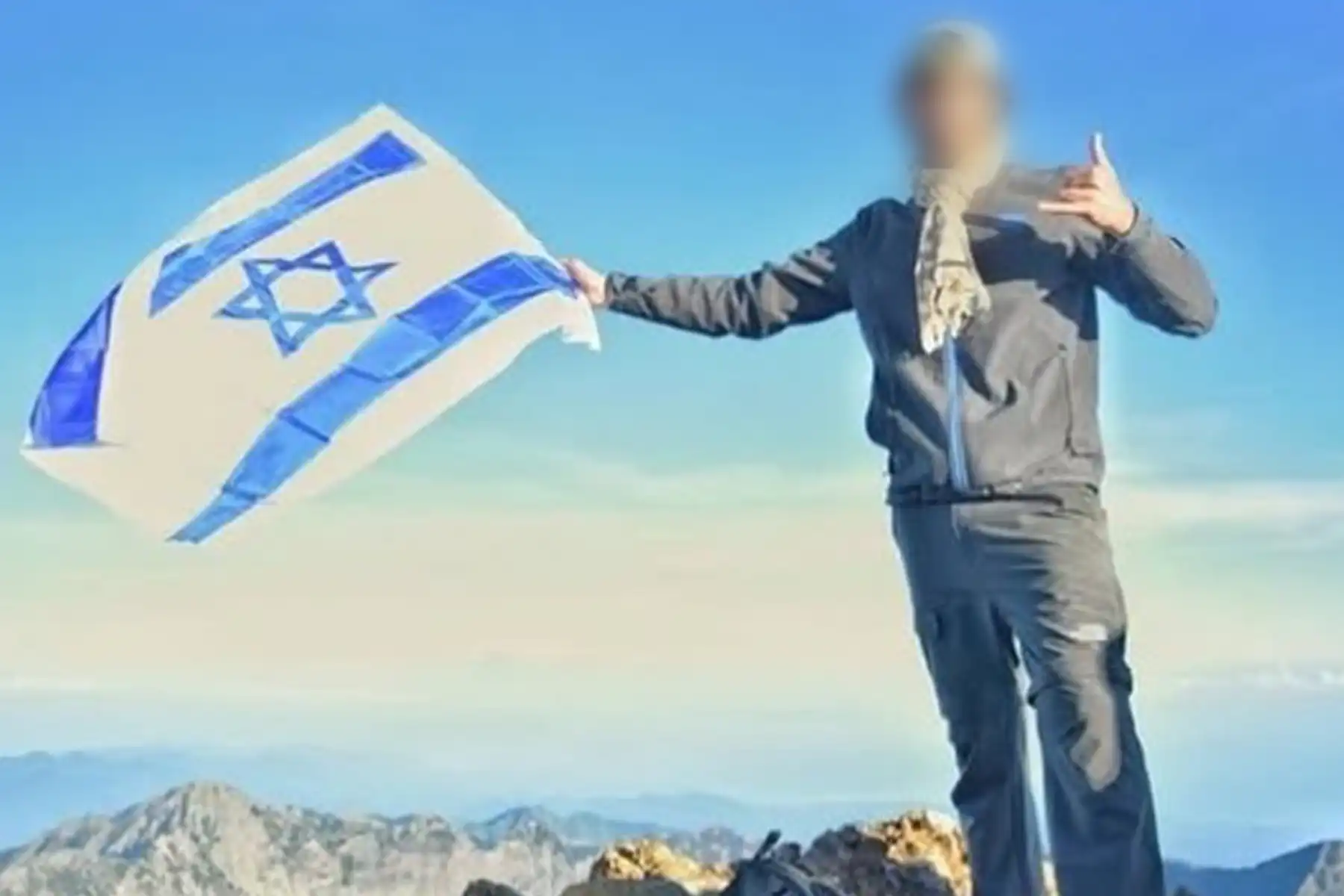 Heboh Pendaki Kibarkan Bendera Israel di Rinjani