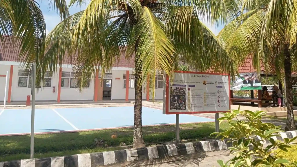 Bangunan Sekolah Rakyat Pertama di NTB SRMP 18 Lombok Barat