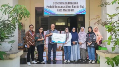Bantuan Korban Banjir Mataram Telkom Indonesia