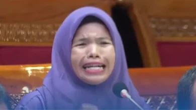Curhat Guru Honorer di DPR