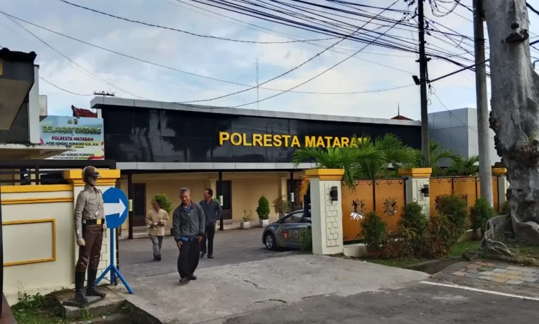 Gedung Polresta Mataram