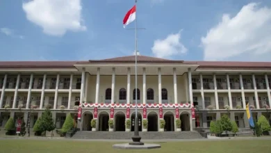 Gedung Pusat UGM Peringkat Pertama Kampus Berprestasi di Indonesia 2025 Versi Puspresnas
