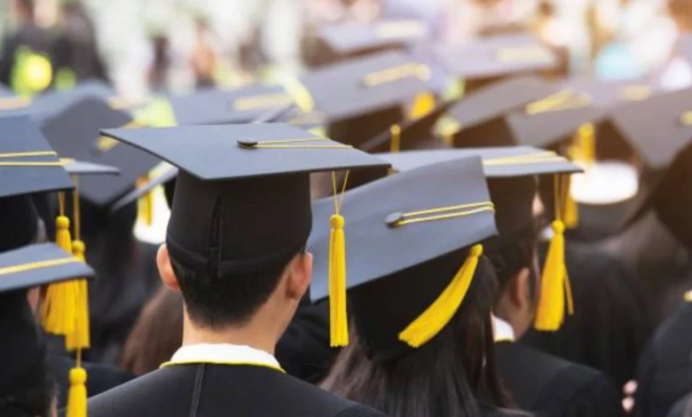 Ilustrasi wisuda perguruan tinggi lonjakan pengangguran