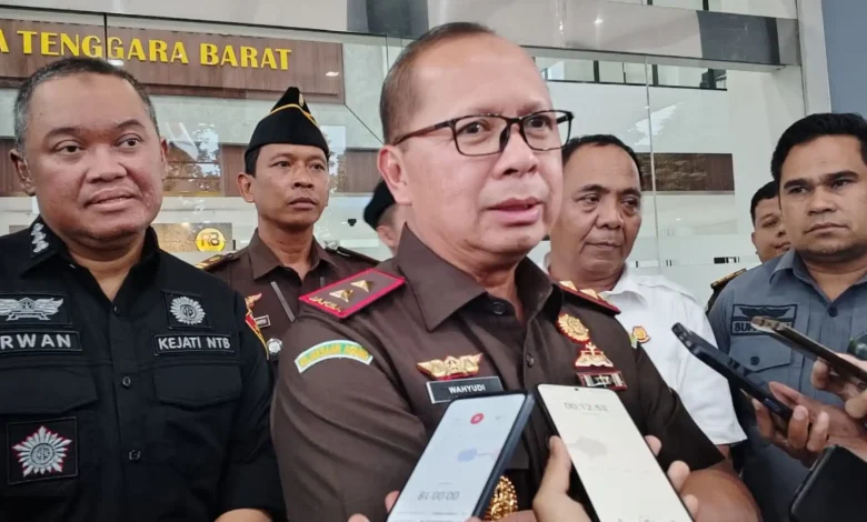 Kepala Kejati Kajati NTB Wahyudi Kasus Pengadaan Alkes RS Manambai