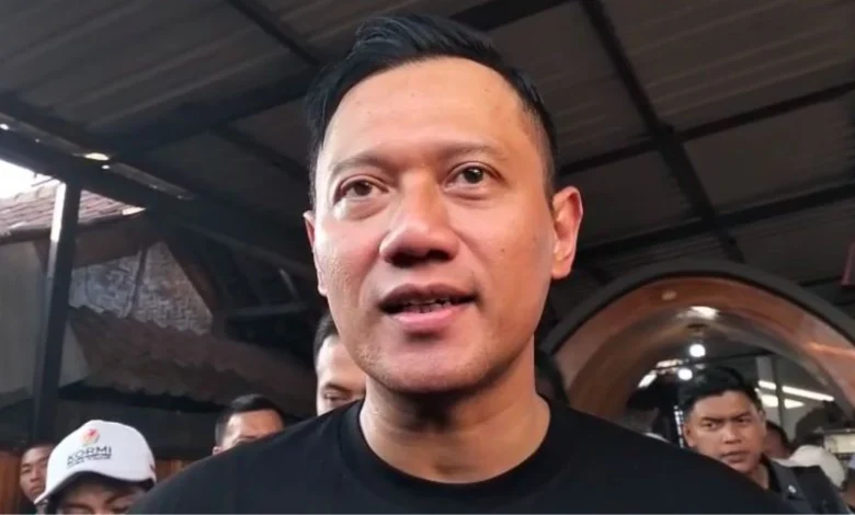 Menteri Koordinator Bidang Infrastruktur dan Pembangunan Kewilayahan RI Agus Harimurti Yudhoyono AHY Jalan Tol Lembar - Kayangan