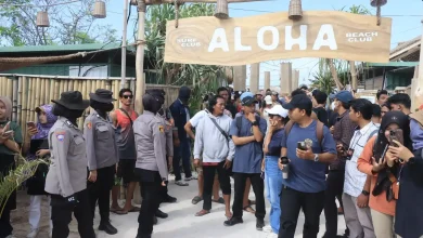 Sejumlah Bangunan di Pantai Tanjung Aan Digusur