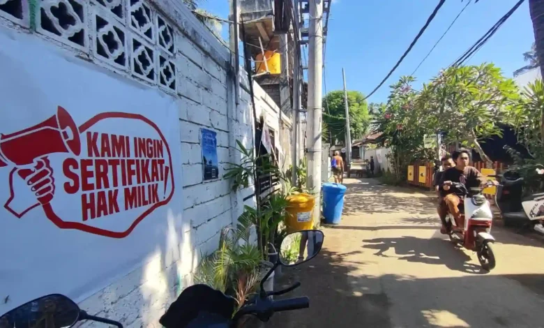 Protes Sertifikat Lahan Hak Milik di Gili Trawangan